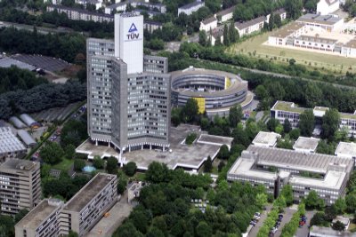TV Rheinland Holding AG Arbeitsplatz 2